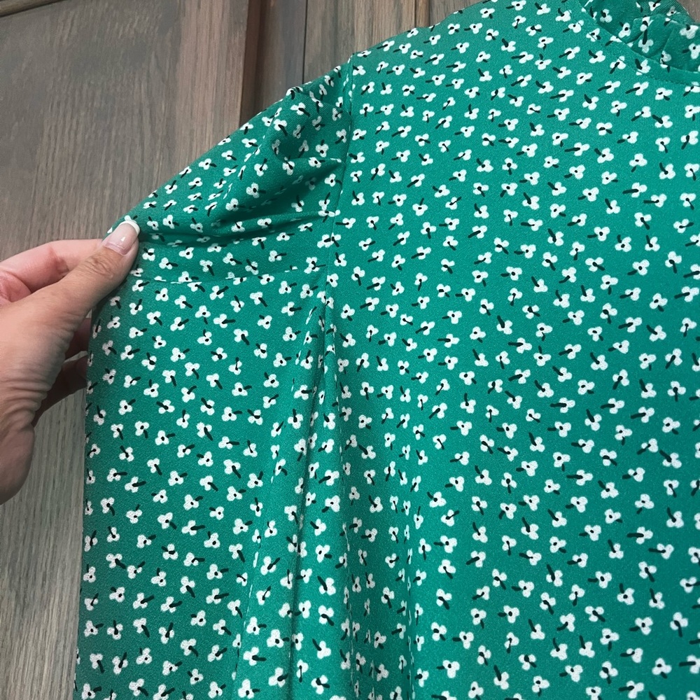 Adrianna Papell Green Floral Blouse - Picture 2 of 5